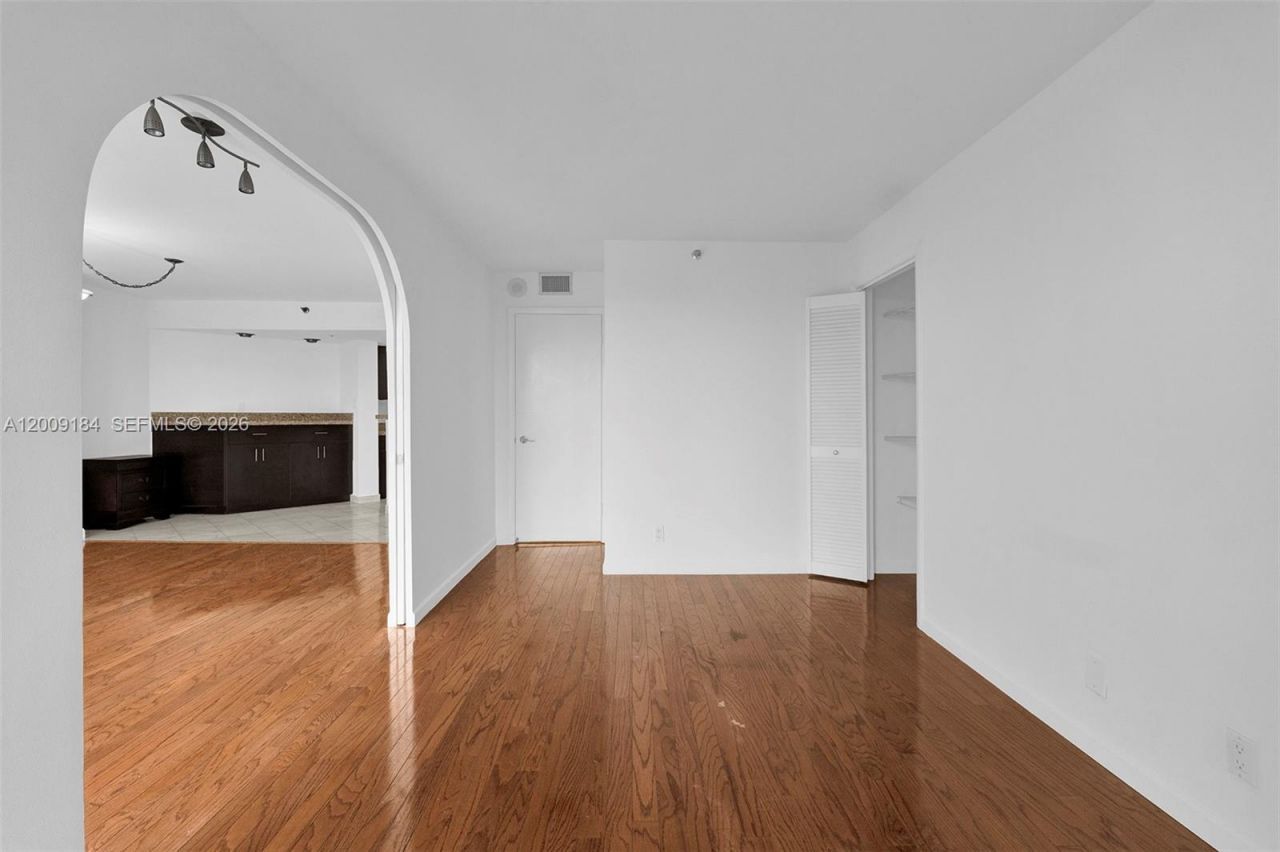 300 Three Islands Blvd, Unit 305, Hallandale Beach, FL 33009 Photo
