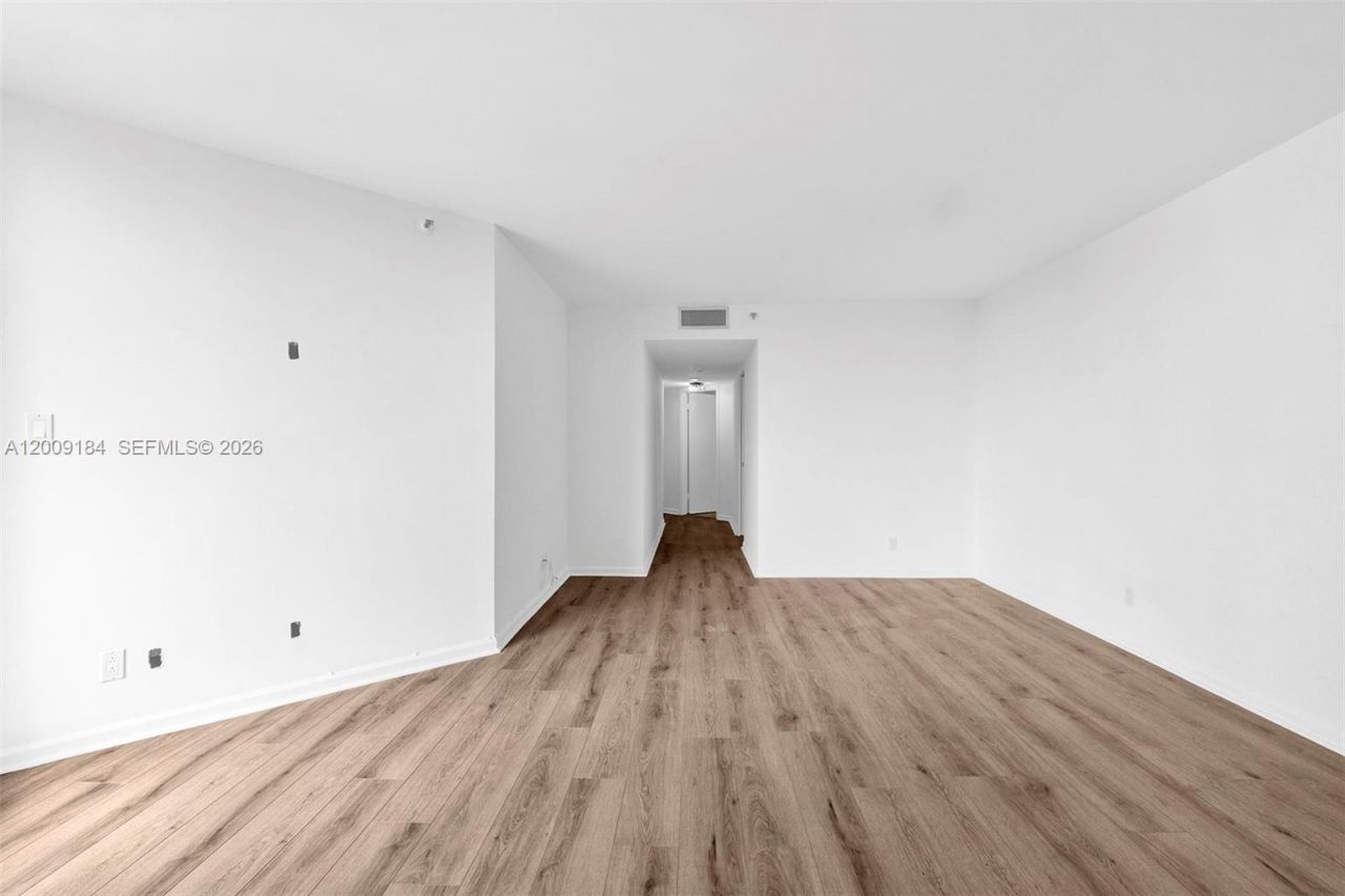 300 Three Islands Blvd, Unit 305, Hallandale Beach, FL 33009 Photo