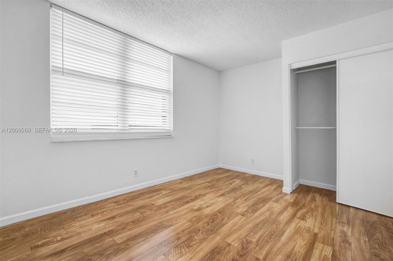 250 Jacaranda Dr , Unit 508, Plantation, FL 33324 Photo