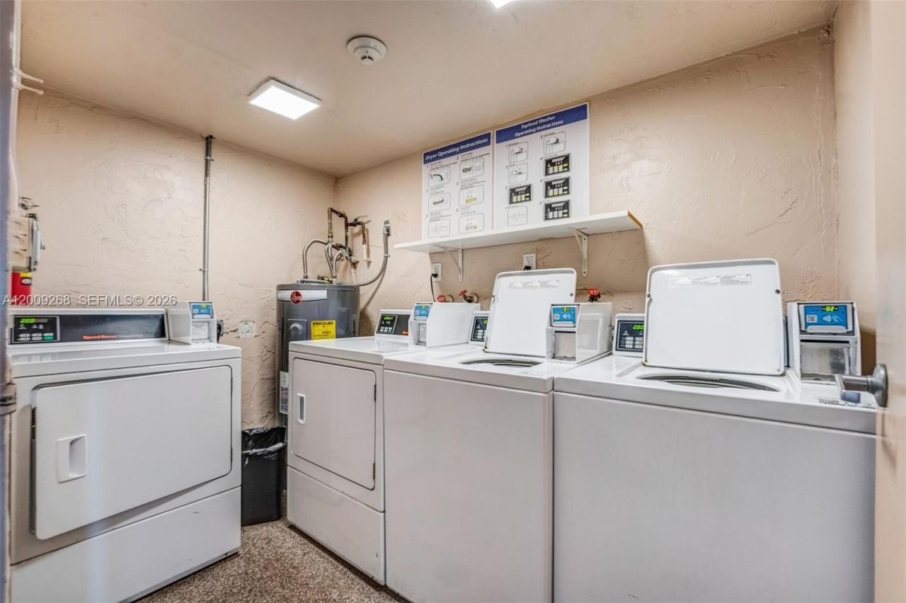 250 Jacaranda Dr , Unit 508, Plantation, FL 33324 Photo