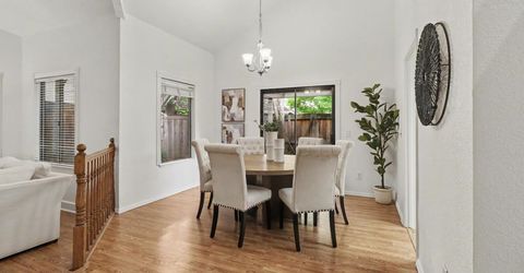 2084 University Park Dr, Sacramento, CA 95825 Photo