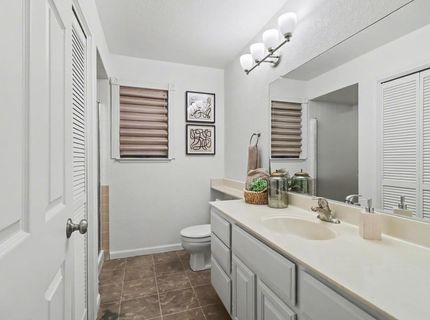 2084 University Park Dr, Sacramento, CA 95825 Photo