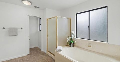 2084 University Park Dr, Sacramento, CA 95825 Photo