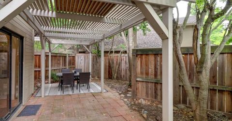 2084 University Park Dr, Sacramento, CA 95825 Photo