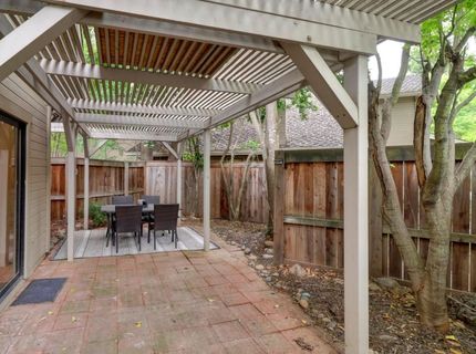 2084 University Park Dr, Sacramento, CA 95825 Photo