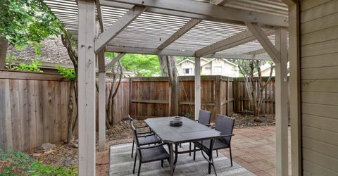 2084 University Park Dr, Sacramento, CA 95825 Photo