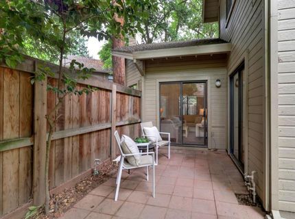 2084 University Park Dr, Sacramento, CA 95825 Photo