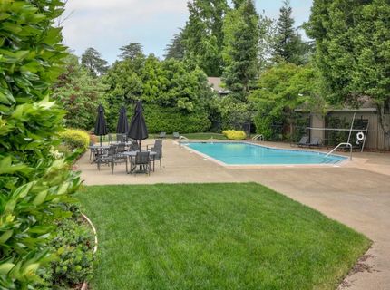 2084 University Park Dr, Sacramento, CA 95825 Photo