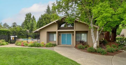 2084 University Park Dr, Sacramento, CA 95825 Photo
