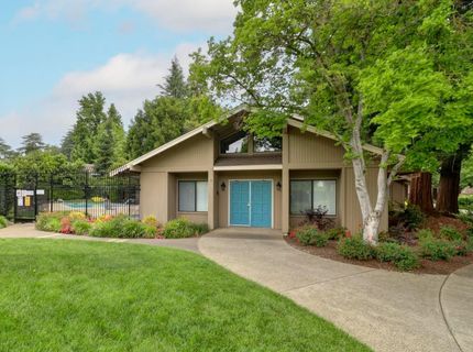 2084 University Park Dr, Sacramento, CA 95825 Photo