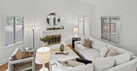 2084 University Park Dr, Sacramento, CA 95825 Photo