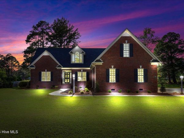 2143 Trails End Drive, Kinston, NC 28504