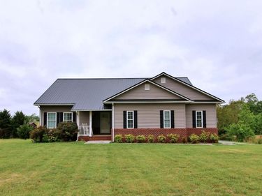 13738 Richmond Highway, Pamplin, VA 23958