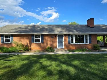 1540 Oakwood Street, Bedford, VA 24523