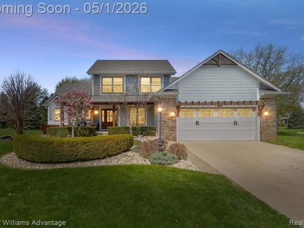 8200 Carpathian Drive, White Lake Twp, MI 48386