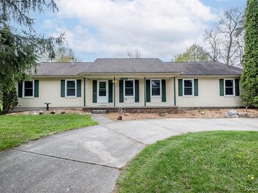 9416 S State Road, Atlas Twp, MI 48438