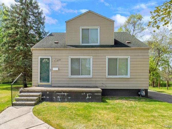 18792 Old Homestead Drive, Harper Woods, MI 48225