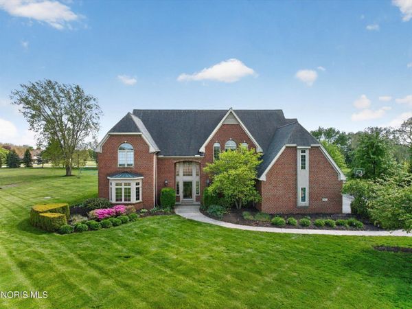 9211 Shadow Brook Drive, Sylvania, OH 43560