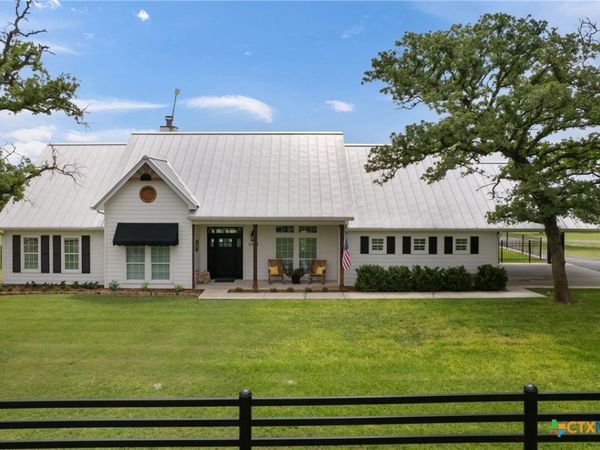 1899 Sunflower Trail, Luling, TX 78648