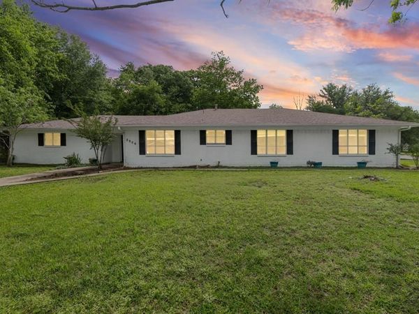 2906 Tanglewood Drive, Commerce, TX 75428