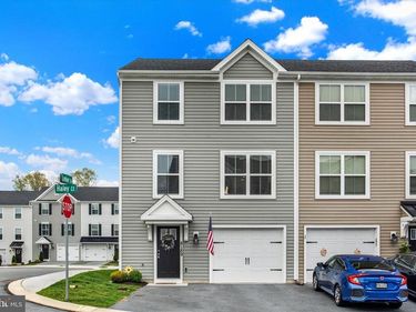 8189 HALEY COURT, HARRISBURG, PA 17112