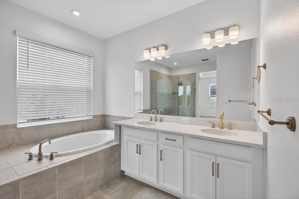 6126 Maidenstone Way, Palmetto, FL 34221 Photo
