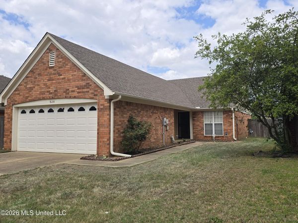 924 Remington Cove, Southaven, MS 38671