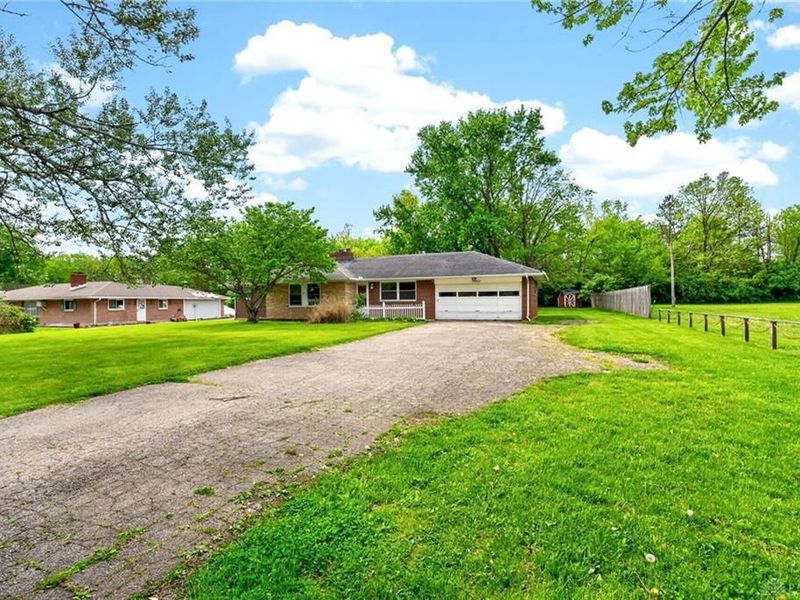 9860 Wolf Creek Pike, Dayton, OH 45426 Photo 2