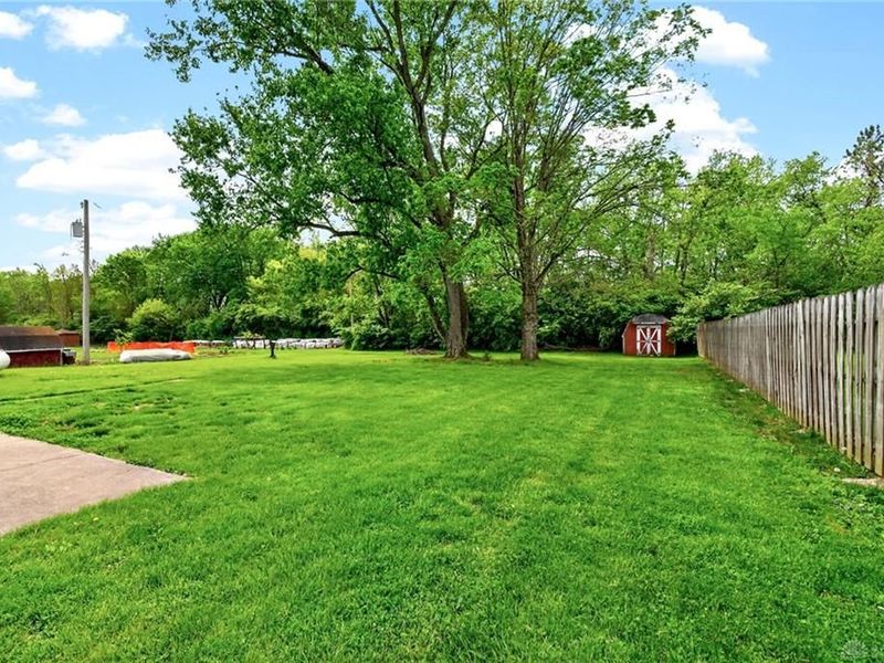 9860 Wolf Creek Pike, Dayton, OH 45426 Photo 31