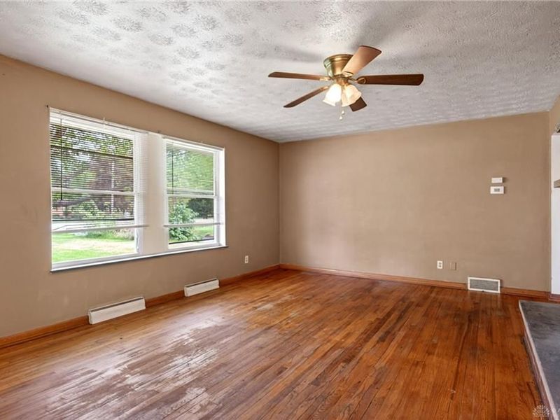 9860 Wolf Creek Pike, Dayton, OH 45426 Photo 7