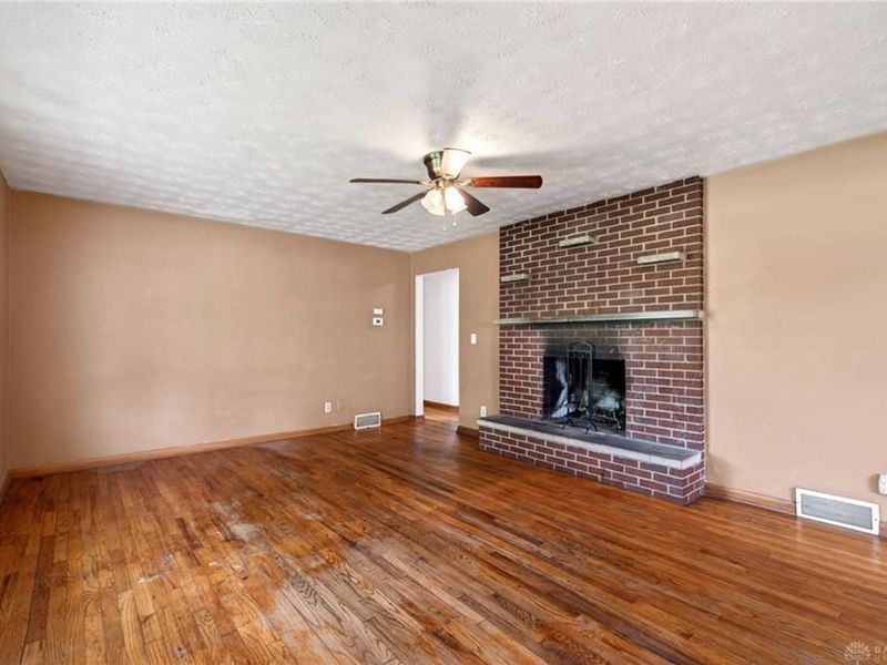 9860 Wolf Creek Pike, Dayton, OH 45426 Photo 8