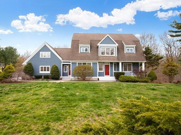 120 Cricket Ln, North Andover, MA 01845