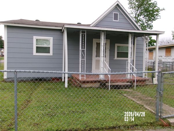 721 S Hickory Avenue , Bartlesville, OK 74003