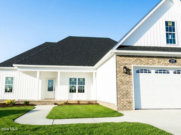 2757 Whitaker Glen Drive , Farmville, NC 27828