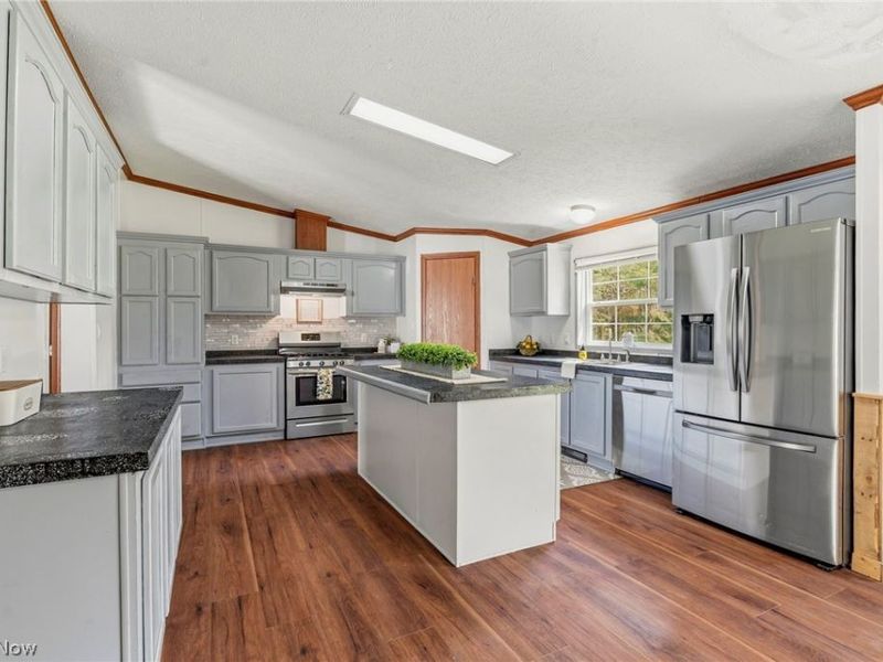 11327 4th Street NE, Magnolia, OH 44643 Photo 10