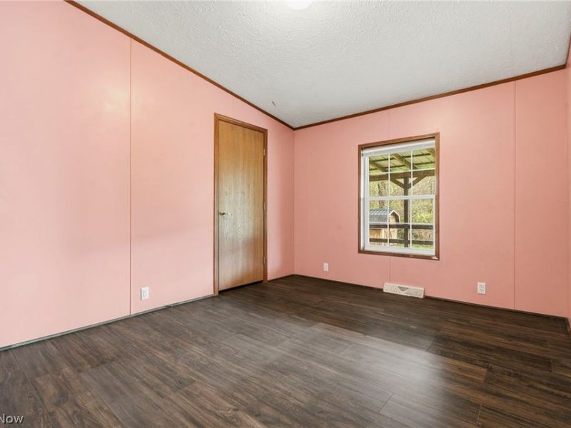 11327 4th Street NE, Magnolia, OH 44643 Photo 20