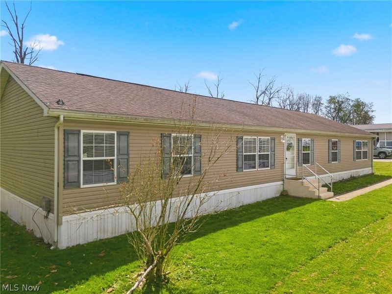 11327 4th Street NE, Magnolia, OH 44643 Photo 4