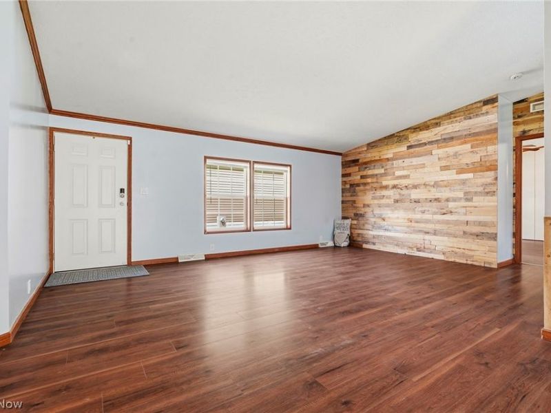 11327 4th Street NE, Magnolia, OH 44643 Photo 7