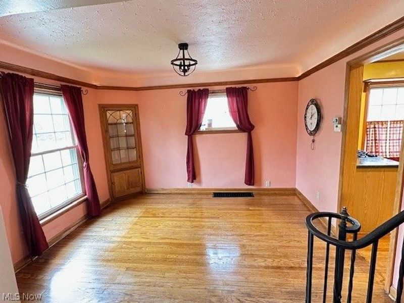 16613 Laverne Avenue, Cleveland, OH 44135 Photo 3