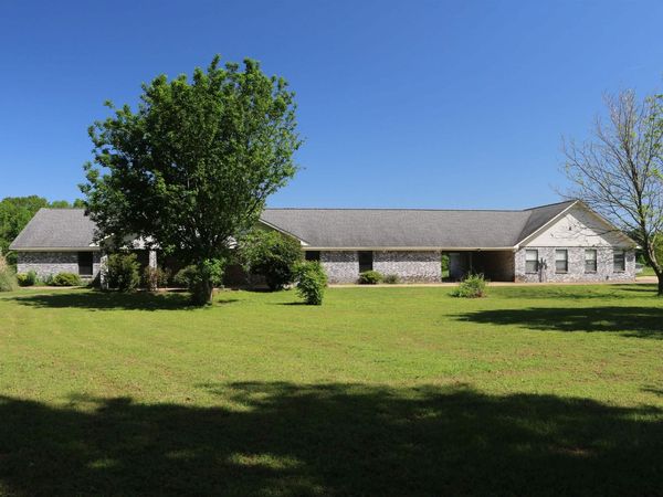 225 Martin Road , Nashville, AR 71852