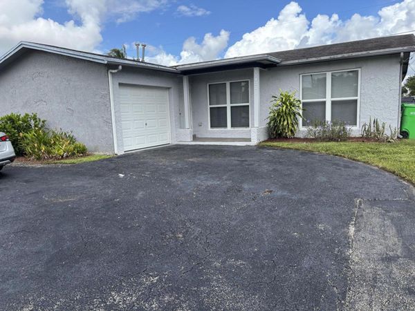 11421 NW 39th Place, Sunrise, FL 33323