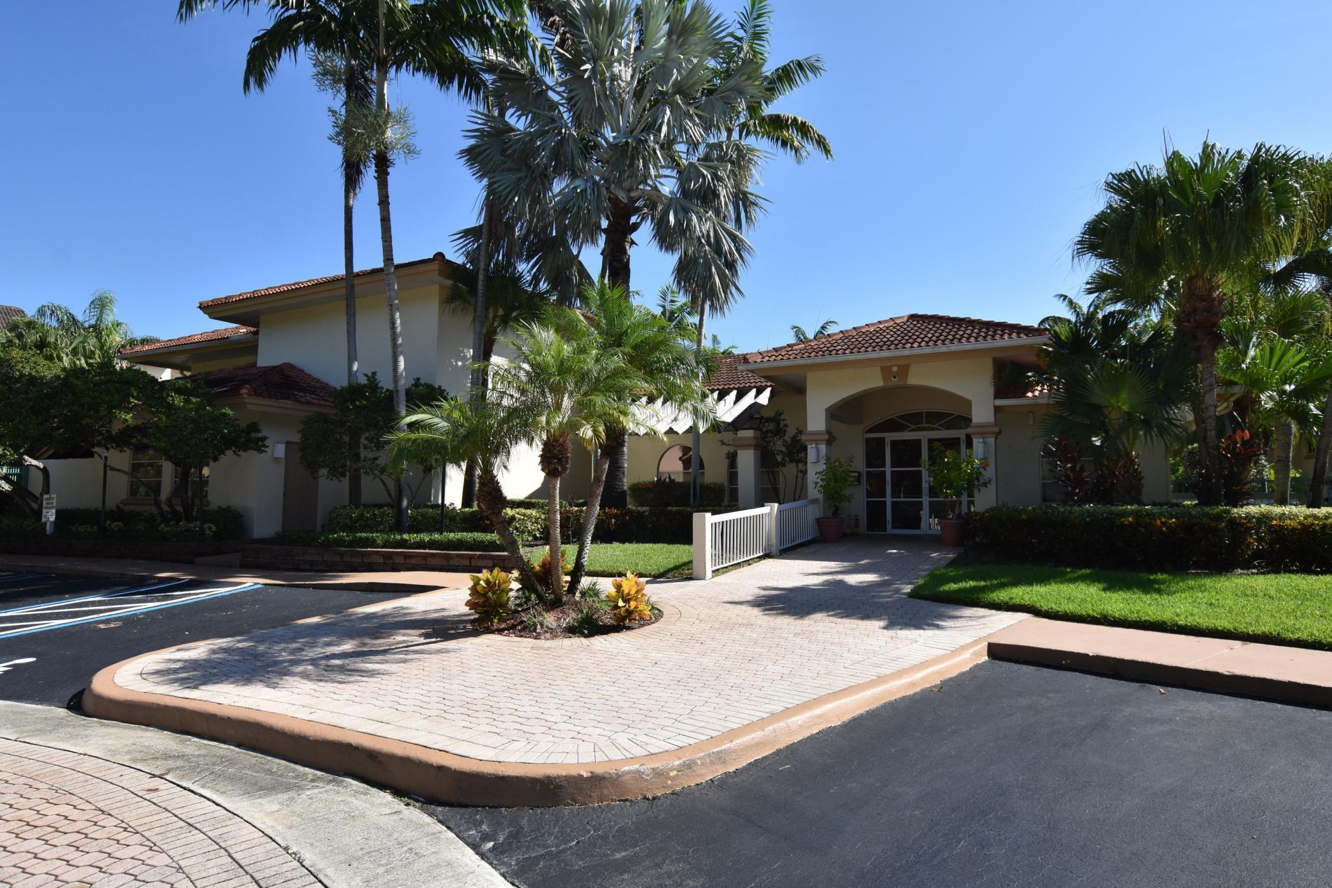 6202 Glenmoor Drive, Unit 6202, West Palm Beach, FL 33409 Photo