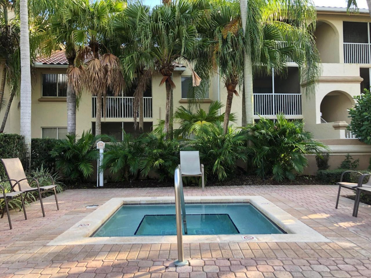 6202 Glenmoor Drive, Unit 6202, West Palm Beach, FL 33409 Photo