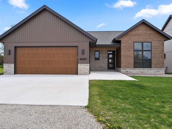 435 RIVERVIEW RIDGE PLACE, Combined Locks, WI 54113