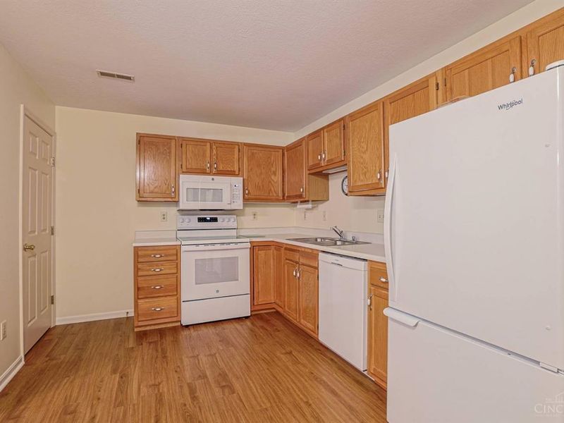 8790 Carrousel Park Circle, Colerain Township, OH 45251 Photo 10