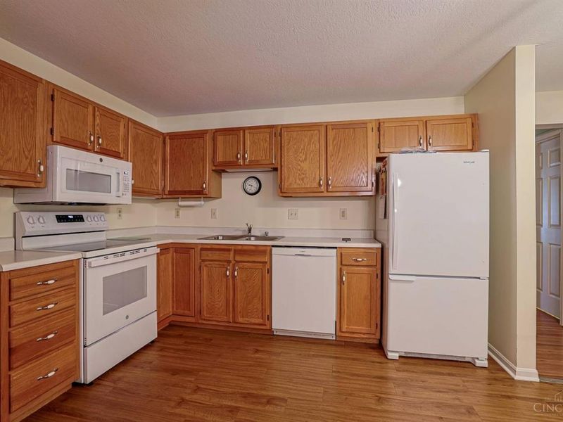 8790 Carrousel Park Circle, Colerain Township, OH 45251 Photo 11