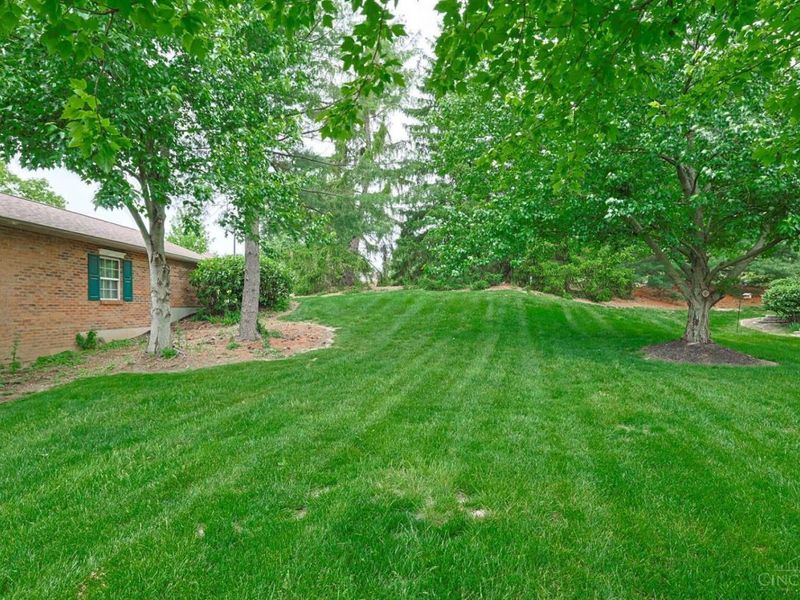 8790 Carrousel Park Circle, Colerain Township, OH 45251 Photo 30