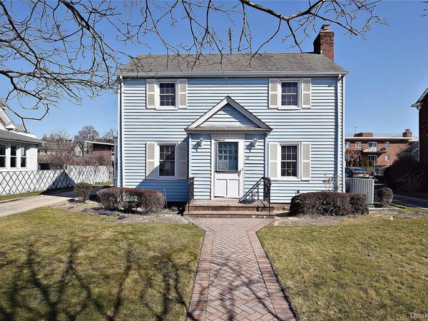 27 N Lewis, Rockville Centre, NY 11570