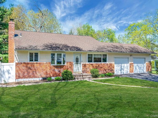 17 Gay Lore Drive , Huntington, NY 11743