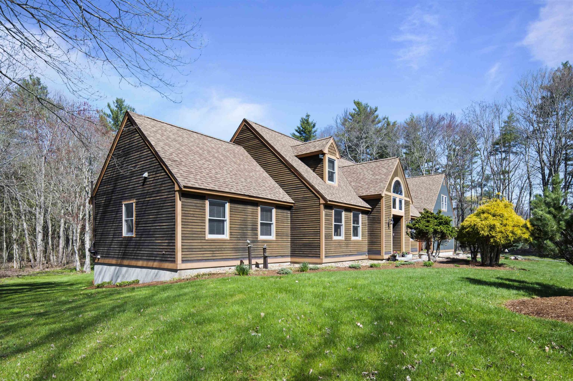 17 Madison Avenue, Kingston, NH 03848 Main Photo